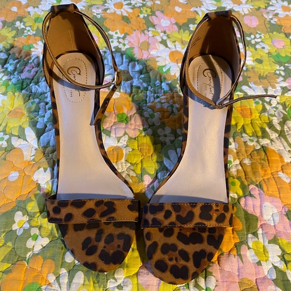 Cheetah/Leopard Strappy Heels - Picture 1 of 2